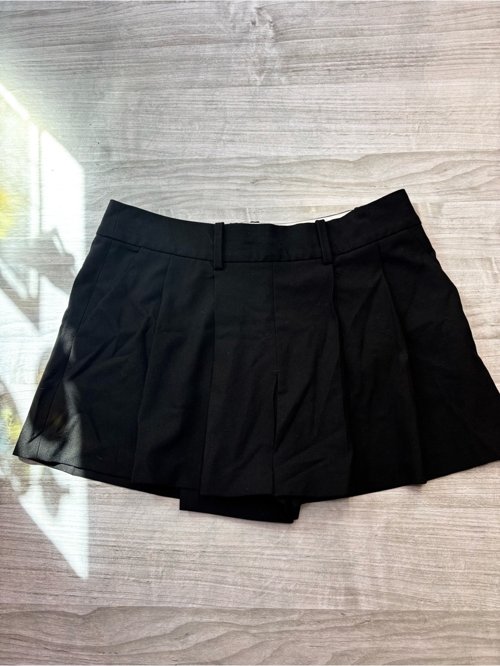 Zara Black Pleated Skort Staple item with Belt Loops Size Small